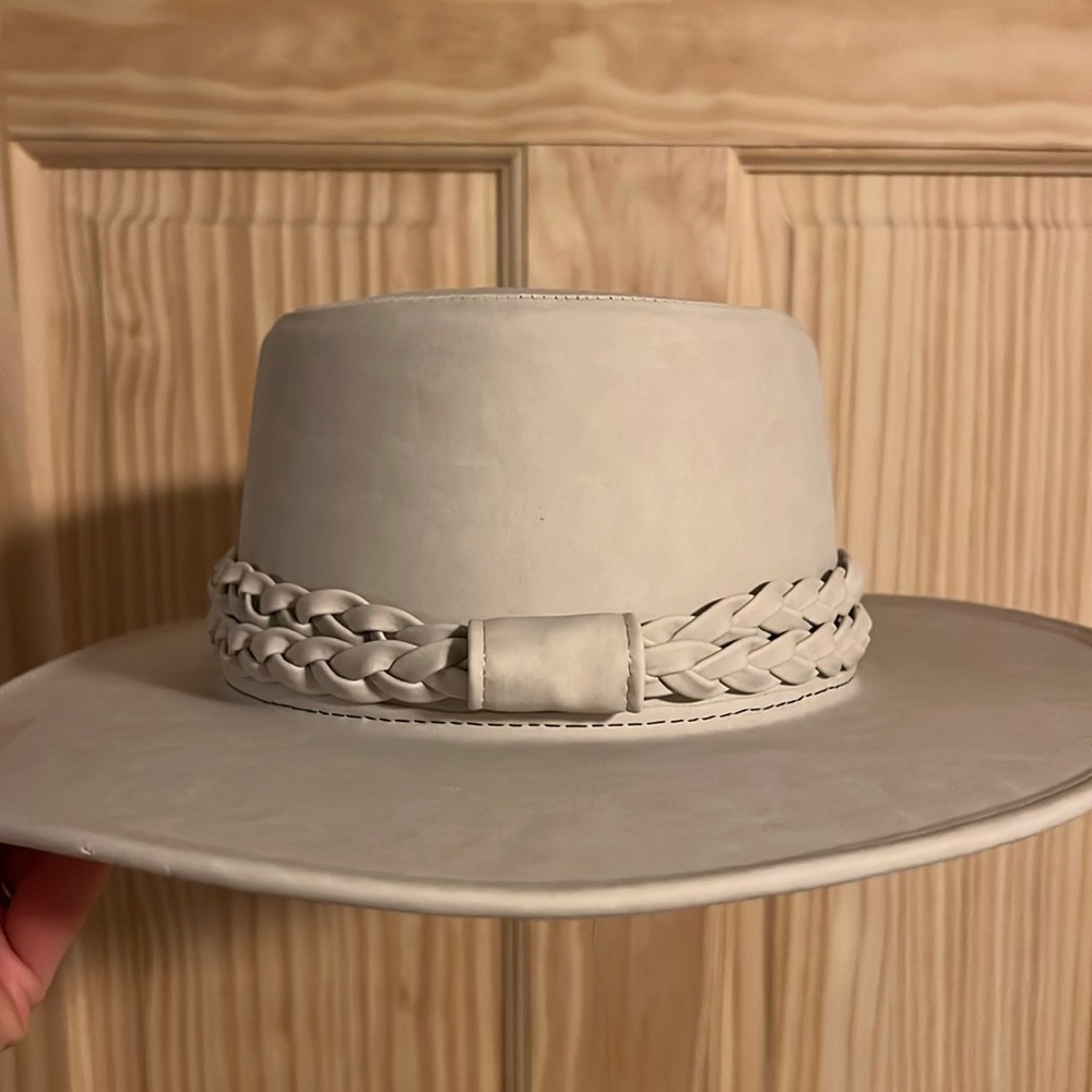 Stylish Cream Wide-Brim Hat